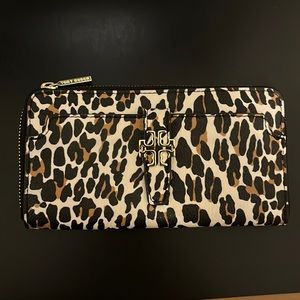Like new Tory Burch wallet